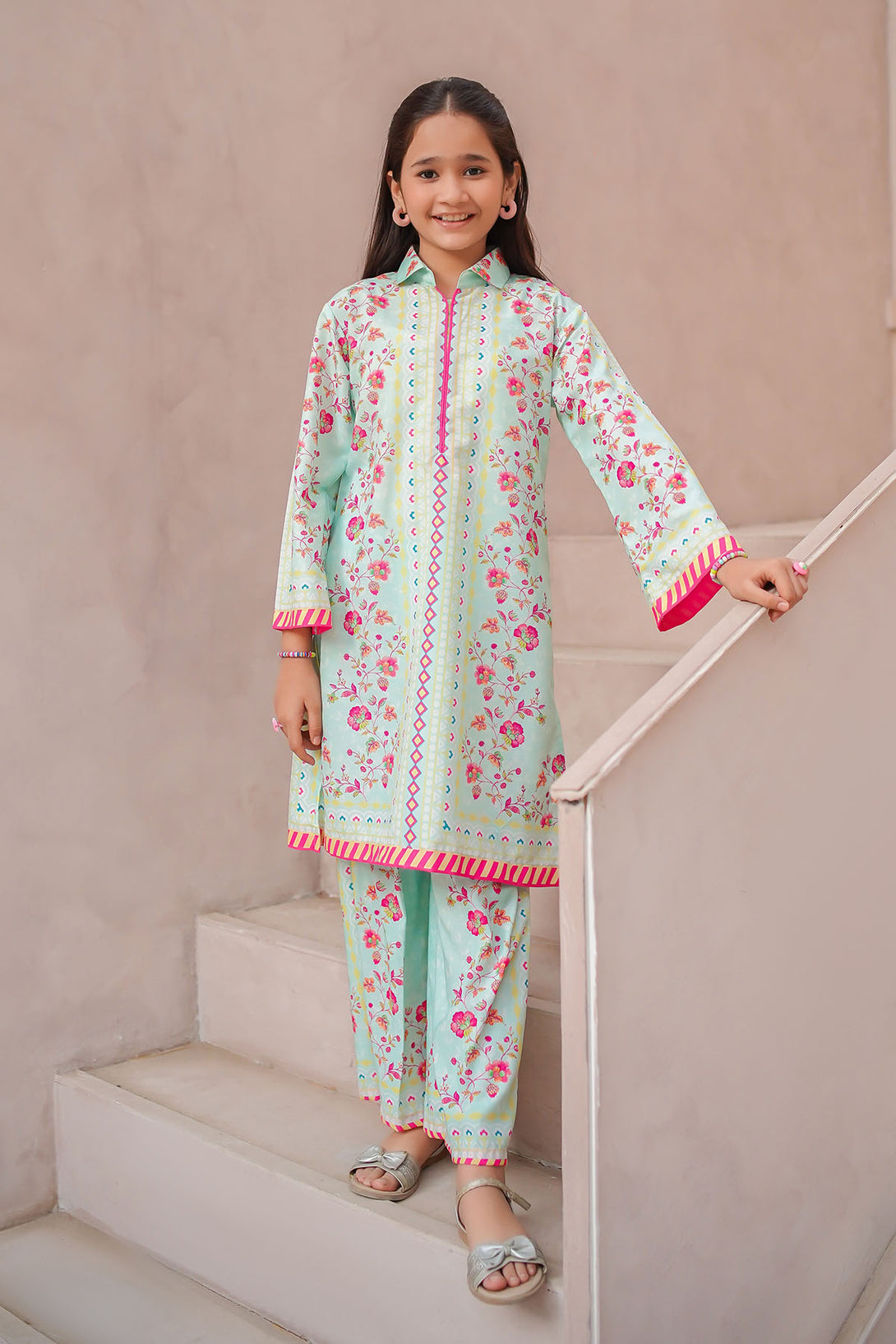 Shop the Swiss Lawn Digital Printed 2 Pc Suit – a trendy 2-piece suit in Pakistan