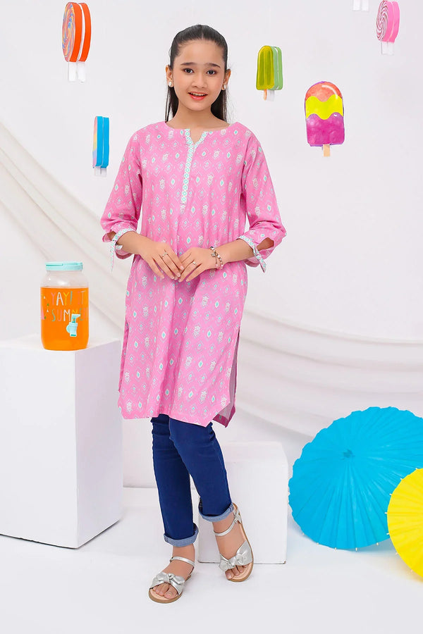 Discover stylish digital printed kurtis for girls at Ochre. Shop premium fabrics, exclusive prints, and elegant eastern wear for every occasion