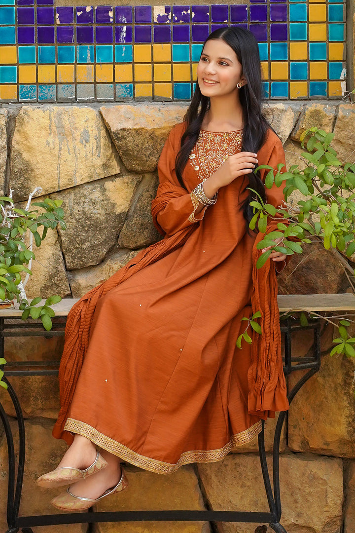 Slub Manar Hand Adda Work 3 Pc - Wear Ochre