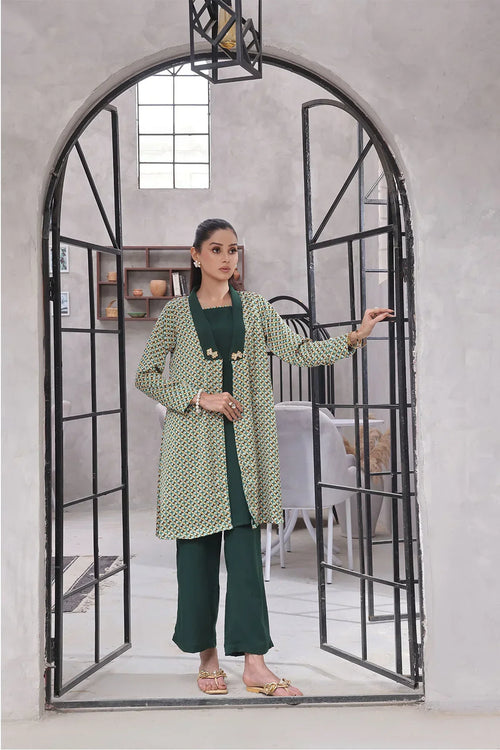 uy stylish women’s printed suits online in Pakistan with trendy patterns, breathable fabrics, and fashionable looks